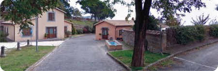 al centro del paese ma sembra di essere immersi nel verde